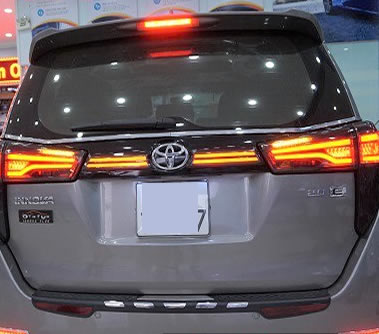 do-den-sau-hau-toyota-innova-a